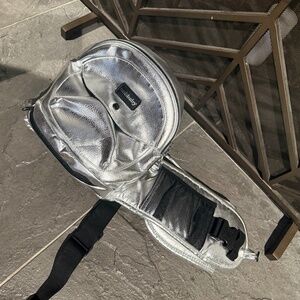 The Tushbaby™ Hip Carrier